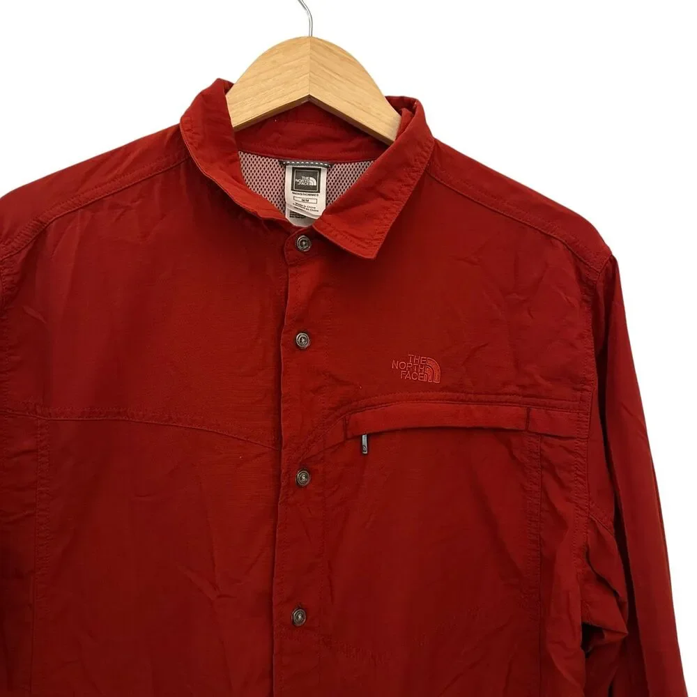 The North Face Men's Red Nylon‎ Button Up Gorpcore Outdoor Shirt Size M